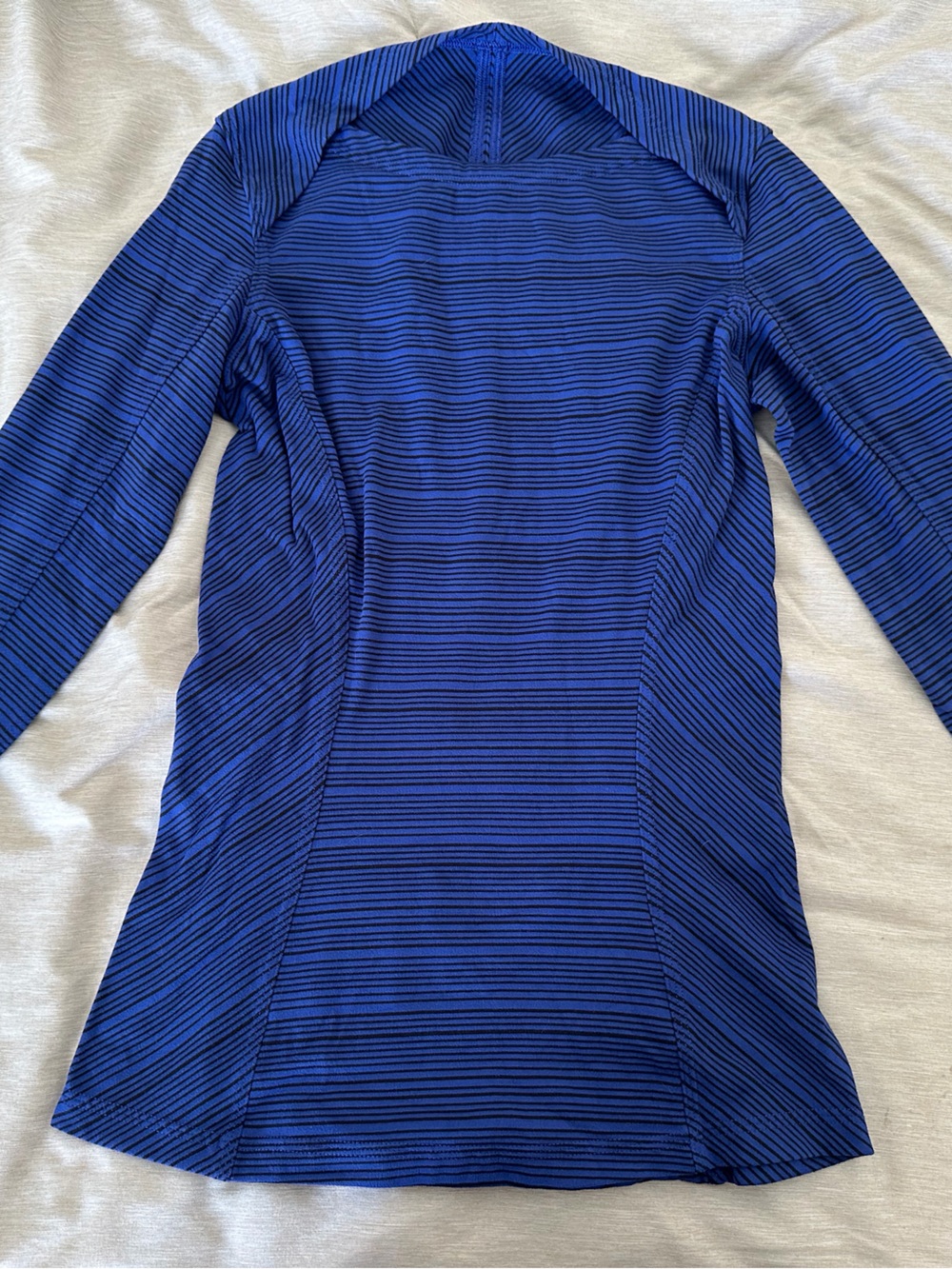 Lululemon women’s rulu long sleeve with size 2 bright blue with black stripes